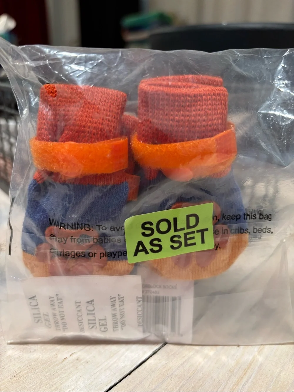 NWT Non-Skid Colorblock Dog Socks, Size 3